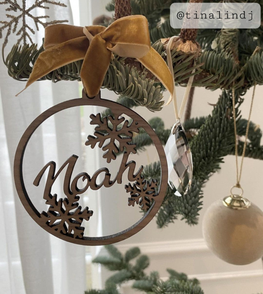 Personlig julekugle med navn Woodenfactory