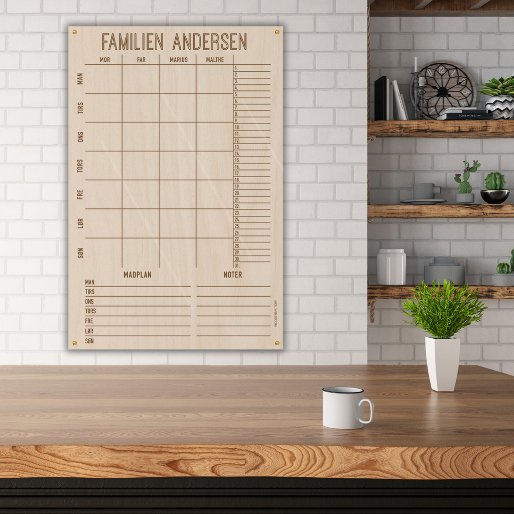 Familiekalender i træ